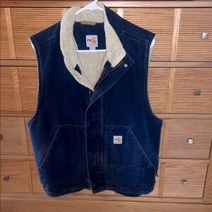 FLAME  RESISTANT CARHARTT MEN’S SHERPA VEST